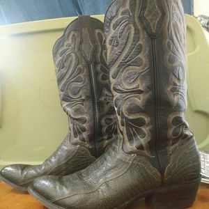 El derado hand made ostrich skin boots
